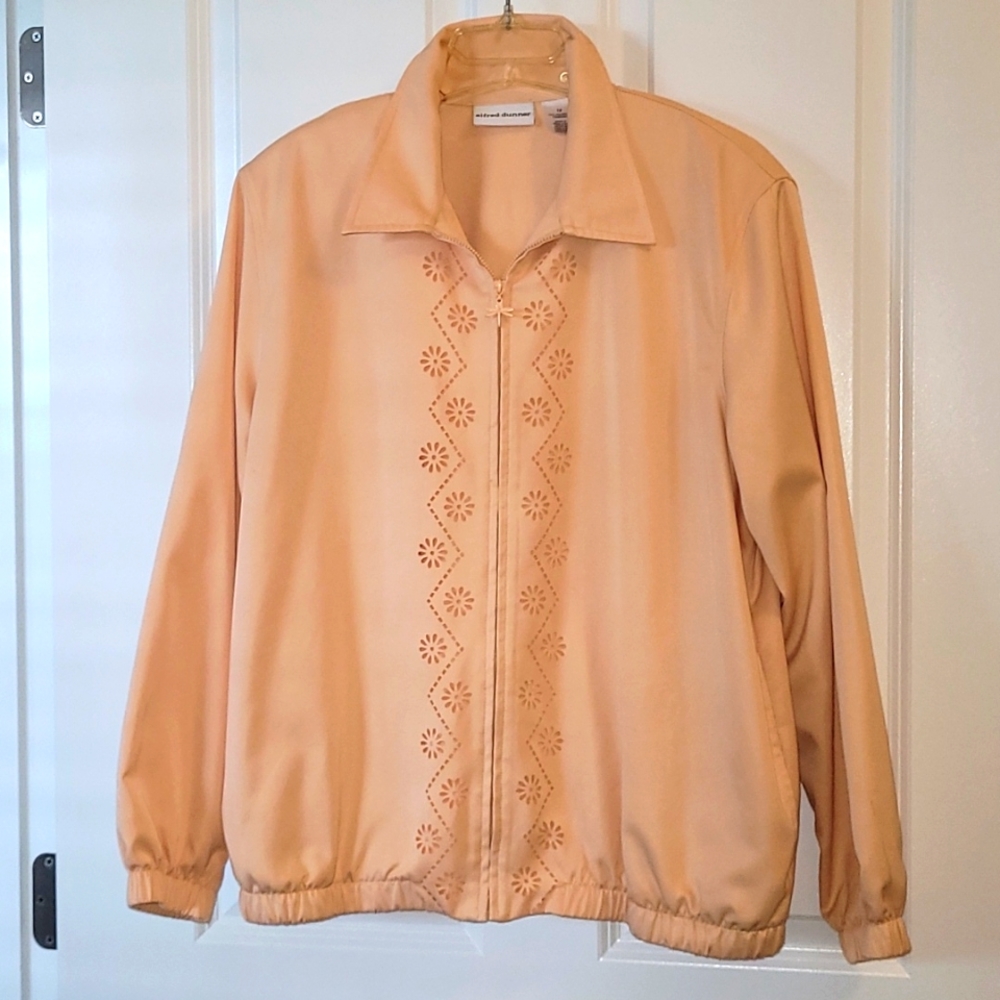 Beautiful, Alfred Dunner size 12 lightweight Peach colored zip-up jacket